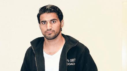 Allein in Potsdam. Nazir Ahmad Mobini erreichte vor rund drei Monaten Potsdam. Jetzt will der 21-Jährige schnell Deutsch lernen – und braucht dafür einen Computer.