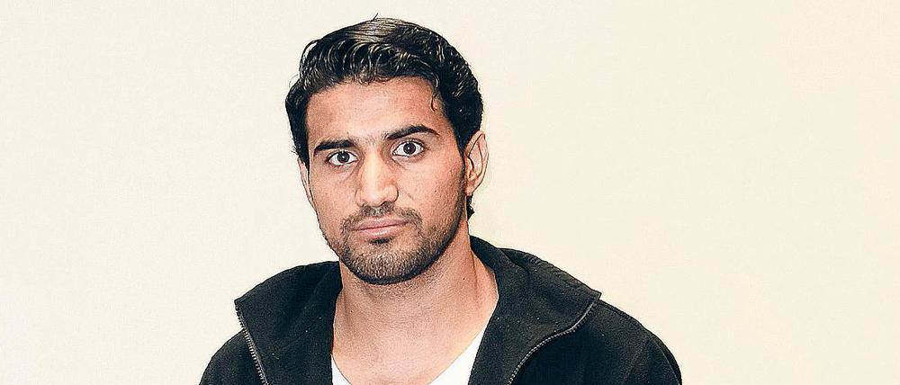 Allein in Potsdam. Nazir Ahmad Mobini erreichte vor rund drei Monaten Potsdam. Jetzt will der 21-Jährige schnell Deutsch lernen – und braucht dafür einen Computer.