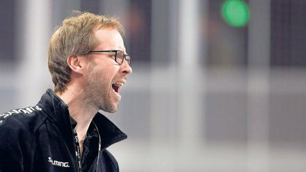 Engagiert bis zur letzten Spielminute. Nach vier Jahren ist für Handball-Trainer Jens Deffke Schluss beim 1. VfL Potsdam. Es war eine leidenschaftliche Beziehung zwischen dem 41-Jährigen und dem Drittligisten, die nach der laufenden Saison zu Ende geht.