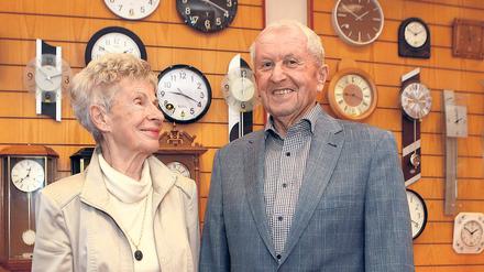 Ein Lebenswerk. Gerhard und Christel Buchwald haben 1958 das Uhrmacher- und Schmuckgeschäft in Werder (Havel) eröffnet. Bis heute ist es in Familienhand. Gerhard Buchwald wurde jetzt von der Handwerkskammer Potsdam mit dem „Diamantenen Meisterbrief“ geehrt – denn es ist genau 60 Jahre her, dass er seinen Meisterbrief erhielt.