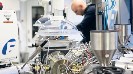 Modernste Forschung. Im Neubau stehen auf rund 3300 Quadratmetern Chemie-, Physik und Biologielabore bereit. Mit zehn Millionen Euro fördert das Land Brandenburg die Erweiterung des Biomedizintechnikums.