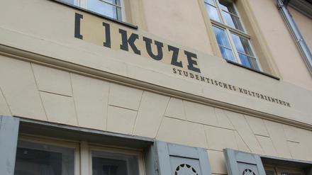 Wie lange bleibt das Kuze noch zu?