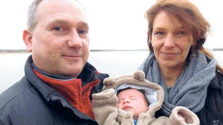 Neubürger. Der kleine Otto Karl Berner mit seinen Eltern in Werder.