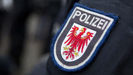 Die Brandenburger Polizei wird einen wegen Besitzes von Kinderpornos belasteten Beamten nicht los.