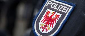 Die Brandenburger Polizei wird einen wegen Besitzes von Kinderpornos belasteten Beamten nicht los.