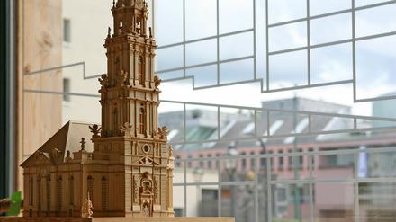 Für den Wiederaufbau der Garnisonkirche in Potsdam sprechen sich 15.000 Unterstützer aus.