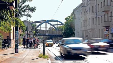 Bremsmanöver. Seit Ende August gilt auf der Zeppelinstraße Tempo 30. Das soll die Lärmbelastung verringern. Autofahrer sind verärgert.