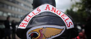 Die Beschuldigten sollen unter anderem den Hells Angels und den Red Devils angehören.