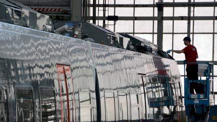 Im Bombardier-Werk in Hennigsdorf (Brandenburg) sollen 500 weitere Arbeitsplätze wegfallen.