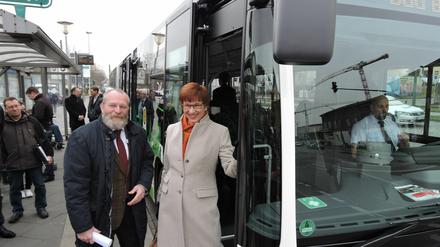Das "PlusBus"-Konzept kommt bei den Mittelmärkern und Landrat Wolfgang Blasig und Verkehrsministerin Kathrin Schneider gut an.