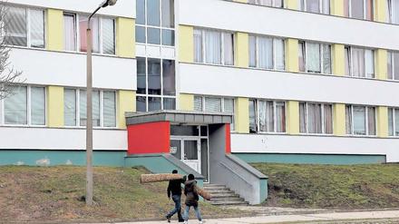 Rückläufige Zahlen. In den beiden Teltower Heimen in der Potsdamer Straße 5 und 5 a leben aber noch immer die meisten Flüchtlinge im Kreis – in beiden Häusern zusammen aktuell 413.