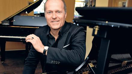 Man müsste Klavier spielen können ... Kein Problem, meint Joja Wendt und verweist auf seine „Piano Academy“ im Internet. Analog gibt es ihn im Frühjahr bei zwei Konzerten in Berlin und Potsdam zu erleben.