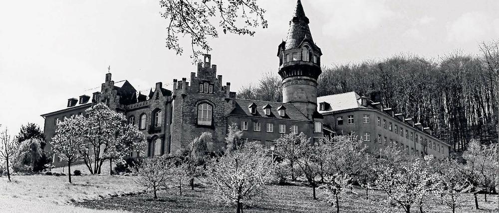 Trügerische Idylle. Akribische Quellenforschung hat einen braunen Schatten über der Rosenburg ans Licht gebracht.