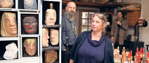 Viel beschäftigt. Julia und Rainer Ehrt in ihrem Atelier.