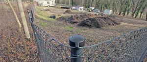 Eingezäunt. Zur Villa Henckel – im Bildhintergrund – gehört ein Welterbepark. Den will Springer-Vorstand Mathias Döpfner wohl ab kommendem Jahr sanieren. Dann wird ein Weg von der Großen Weinmeisterstraße in Richtung Henckel-Villa wieder frei zugänglich.