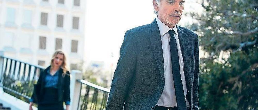 Zu voller Form. Anwalt Billy McBride (Billy Bob Thornton) ist im Grunde fertig mit der Welt, aber wenn die Welt noch mal was von ihm will, kann er nicht Nein sagen.