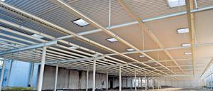 Leere Halle, offene Fragen. Die Investruine der Human BioSciences GmbH im Technologie- und Gründerzentrum in Luckenwalde im Jahr 2014.