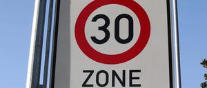 Könnte auf der Breiten Straße bald Tempo 30 gelten?