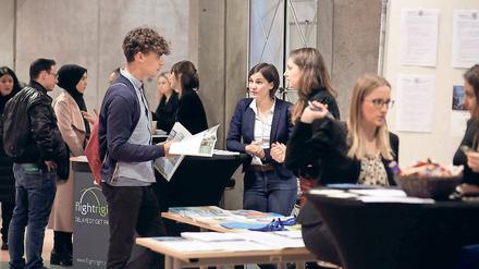 Große Unternehmen und auch der regionale Mittelstand waren auf der Karrieremesse vertreten.
