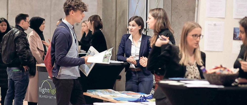 Große Unternehmen und auch der regionale Mittelstand waren auf der Karrieremesse vertreten.