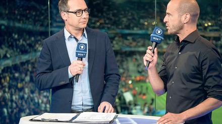 Kein Gehalts-Check. Matthias Opdenhövel wird seinem Experten Mehmet Scholl auch weiterhin nicht entlocken können, wie viel Geld dieser bei der ARD verdient.
