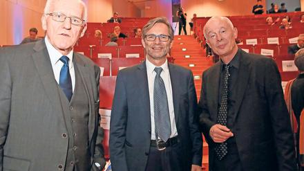 Im Diskurs. Binas (M.) und Schellnhuber (r.) mit dem Ex-Rektor der FH, Helmut Knüppel (l.).