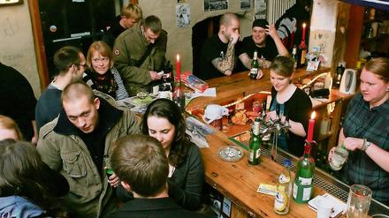 Barbetrieb, Lesungen, Theaterabende, Infoveranstaltungen: Das studentische Kuze zur Instanz geworden. Für die nächsten zwei Wochen wird der Betrieb aber erst einmal eingestellt.