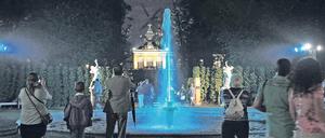 Kehrt er zurück, der Zauber? Die neuen Veranstalter der Schlössernacht haben sich viel vorgenommen, wollen neue Attraktionen bieten, mehr Service und bessere Gastronomie. Das Grundkonzept der beleuchteten Schlösser und Wege bleibt erhalten. „Der Park ist der Star“, sagen die Organisatoren.