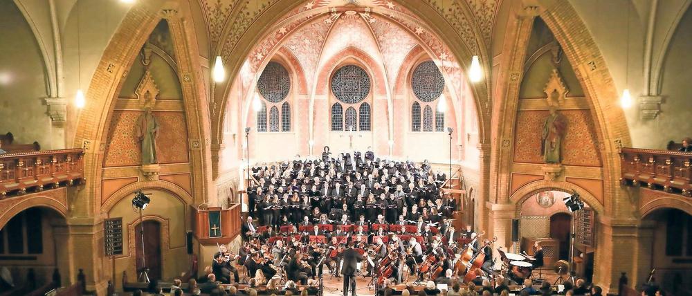 Beziehungsreiche Aufführung. Beim „Vocalise“-Festival überzeugte am Samstag eine vorzüglich harmonisierende Sangesgemeinschaft in der Erlöserkirche .