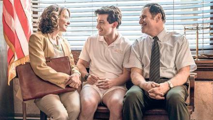 Von wegen Buchhalter. David (Craig Roberts, Mitte, mit Jennifer Grey und Richard Kind) möchte Regisseur werden.