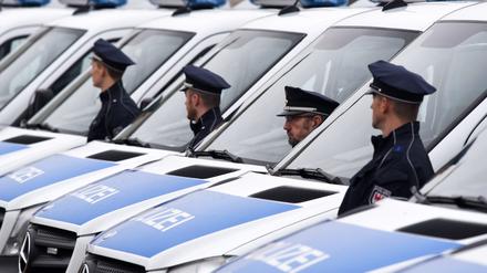 "Die Zeit des Personalabbaus bei der Polizei ist vorbei", sagte Brandenburgs Innnenminister Karl-Heinz Schröter (SPD).