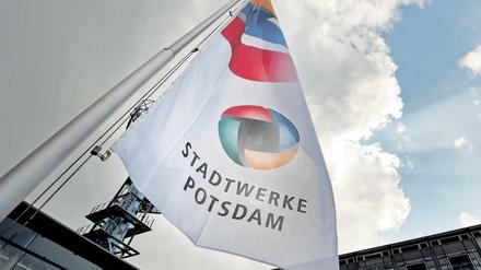 Was tun mit den alten Chefs? Die Ex-Geschäftsführer der Stadtwerke müssen zwar mit Schadensersatzforderungen rechnen, aber keine außerordentliche Kündigung mehr fürchten – sie können bis zum Ablauf ihrer Verträge bei vollen Bezügen zu Hause bleiben. Das hat der Aufsichtsrat der Stadtwerke-Tochter EWP am Freitag beschlossen.