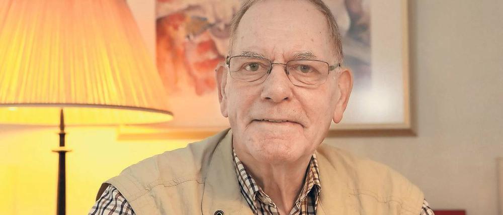 Manfred Hildebrand ist 77 Jahre alt und stammt aus Stuttgart. Nach der politischen Wende kam er als Aufbauhelfer nach Potsdam.