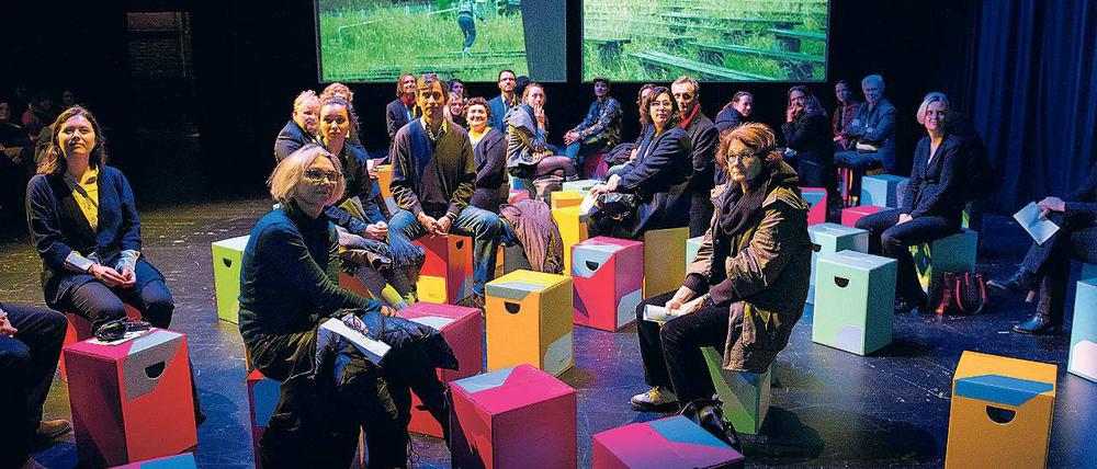 Land in Sicht? Bundesstiftung Baukultur und Hans Otto Theater diskutierten über die „Stadt der Zukunft“.