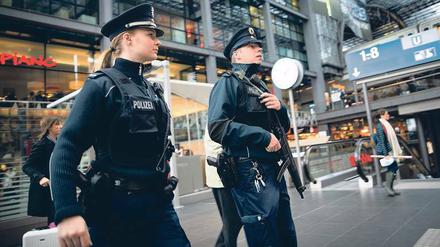 Mit Hund. Auch die Bundespolizei lässt sich tierisch begleiten.