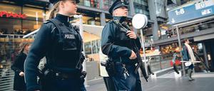 Mit Hund. Auch die Bundespolizei lässt sich tierisch begleiten.