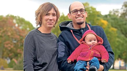 Schwielowsee statt Mittelmeer. José Andrés López-Tarazón, Gemma Lobera Galan und Tochter Jana leben seit knapp zwei Jahren in Ferch. Ihre Familie fehlt ihnen besonders, wenn die deutschen Freunde am Wochenende keine Zeit haben.
