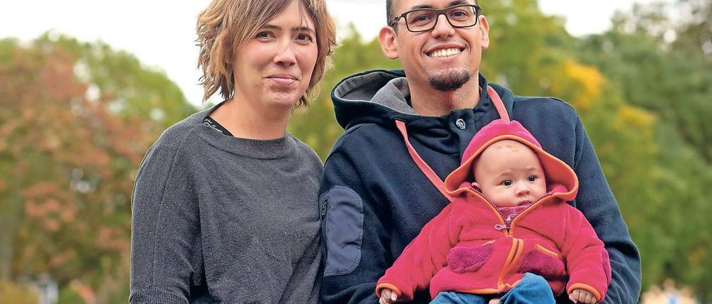 Schwielowsee statt Mittelmeer. José Andrés López-Tarazón, Gemma Lobera Galan und Tochter Jana leben seit knapp zwei Jahren in Ferch. Ihre Familie fehlt ihnen besonders, wenn die deutschen Freunde am Wochenende keine Zeit haben.