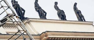 Streitobjekte. Die Attika-Figuren standen einst auf Potsdams Stadtschloss.