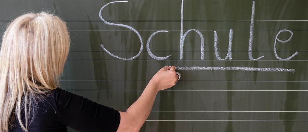 Bei Potsdams Schulbauprojekten tauchen immer wieder Probleme auf. Nun gab es einen Wasserrohrbruch in der Zeppelin-Grundschule in Potsdam.