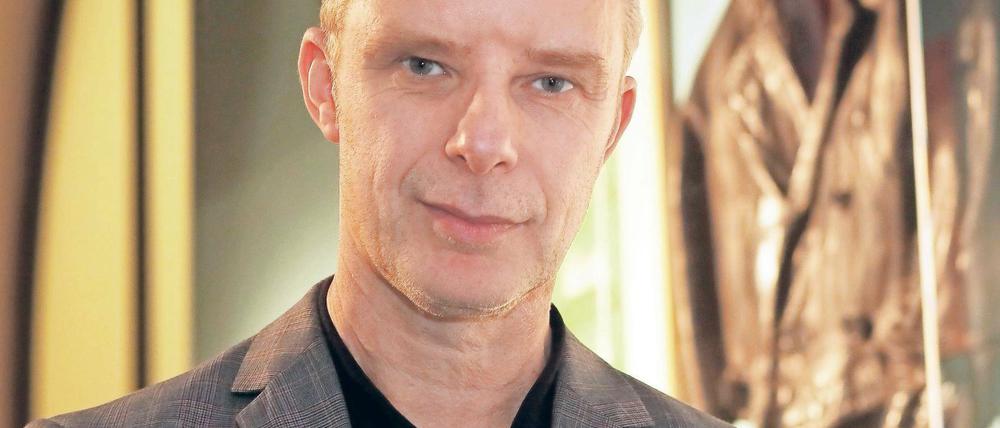 Die Lederjacke. Autor Alexander Kühne in der Ausstellung des HBPG.