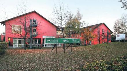 Aus dem Sens-Convent-Hotel in Michendorf wird nun ein Flüchtlingsheim.