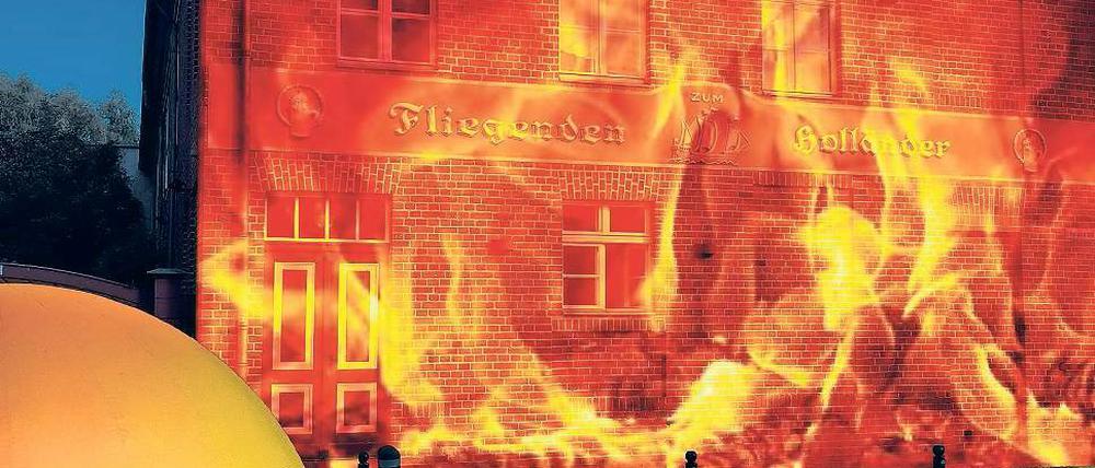 Feuriger Anblick. Auch die Fassade des Restaurants „Zum fliegenden Holländer“ wird Anfang November illuminiert.