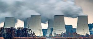 Dunkle Wolken. Am künftigen Betreiber der Vattenfall-Kraftwerke und Tagebaue in der Lausitz, EPH, gibt es erhebliche Zweifel. Das Landeswirtschaftsministerium will sich aber lieber raushalten.