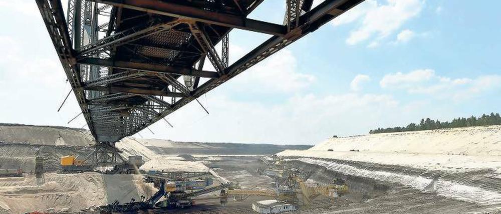 Die Förderbrücke F34 im Tagebau Cottbus-Nord in Heinersbrück stellt in den kommenden Wochen ihren Betrieb ein.