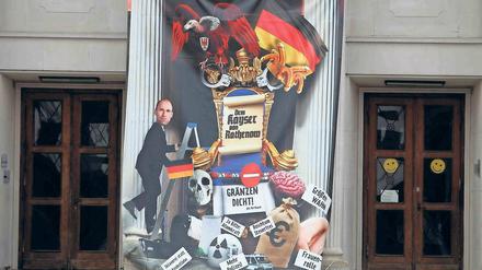 Das von der Polizei beschlagnahmte Plakat bei der Demo des „Bürgerbündnisses“ im April.
