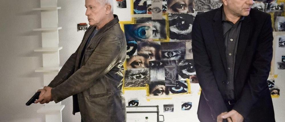 Die Kriminalhauptkommissare Ivo Batic (Miroslav Nemec, links) und Franz Leitmayr (Udo Wachtveitl) verfolgen den Mörder aus der "Tatort"-Folge "Die Wahrheit" weiter.