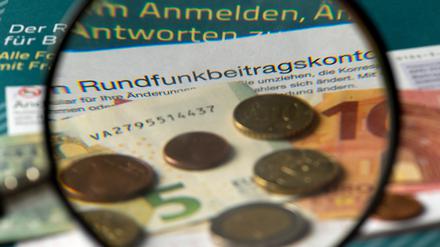 "Wir müssen den Rundfunkbeitrag aus Gründen der Gerechtigkeit von jedem einfordern", sagte ein Sprecher des rbb.