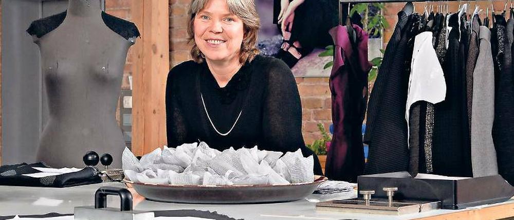 Abgestürzte Hoffnungen. Die Berliner Modedesignerin Evelin Brandt will, dass die Flughafengesellschaft endlich Verantwortung für die Verschiebung übernimmt.