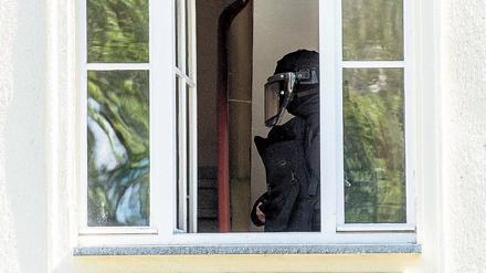 In Kampfmontur. Das SEK verletzte unbeteiligte Jugendliche in Ludwigsfelde.